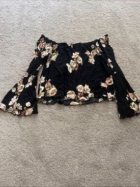 Peppermint Black Floral Off-Shoulder Bell Sleeve Crop Top